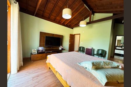 Casa à venda com 1000m², 4 quartos e 8 vagasSuíte 1