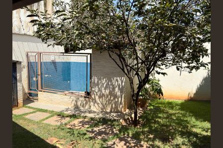 Casa à venda com 1000m², 4 quartos e 8 vagascanil