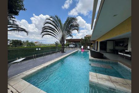 Casa à venda com 1000m², 4 quartos e 8 vagasPiscina