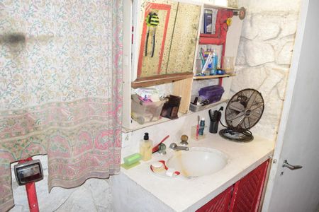 Casa à venda com 700m², 4 quartos e 2 vagas Casa à venda com 700m², 4 quartos e 2 vagas Banheiro Suíte