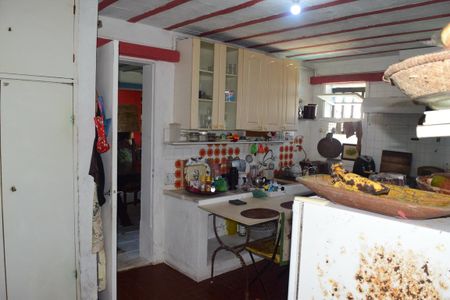 Casa à venda com 700m², 4 quartos e 2 vagas Casa à venda com 700m², 4 quartos e 2 vagasCozinha