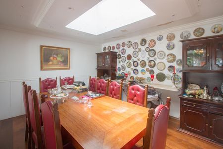 Casa à venda com 700m², 4 quartos e 4 vagasSala