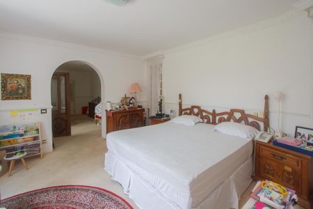 Casa à venda com 700m², 4 quartos e 4 vagasSuíte Master