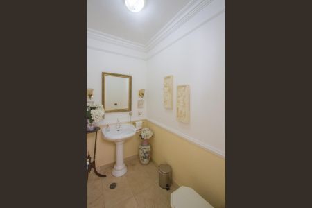 Casa à venda com 700m², 4 quartos e 4 vagasLavabo