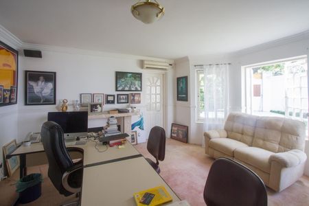 Casa à venda com 700m², 4 quartos e 4 vagasSala