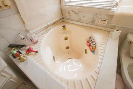 Casa à venda com 700m², 4 quartos e 4 vagasBanheira