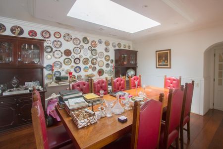 Casa à venda com 700m², 4 quartos e 4 vagasSala