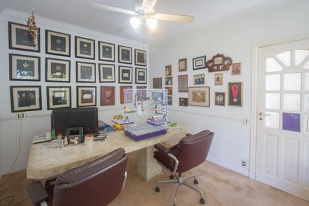 Casa à venda com 700m², 4 quartos e 4 vagasSala