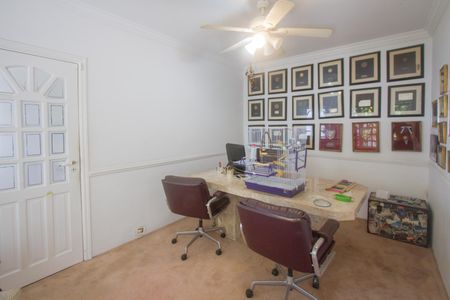 Casa à venda com 700m², 4 quartos e 4 vagasSala