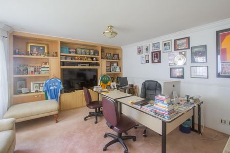 Casa à venda com 700m², 4 quartos e 4 vagasSala