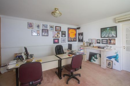 Casa à venda com 700m², 4 quartos e 4 vagasSala