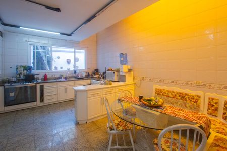 Casa à venda com 700m², 4 quartos e 4 vagasCozinha