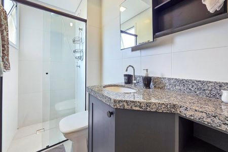 Apartamento para alugar com 65m², 2 quartos e 1 vaga Apartamento para alugar com 65m², 2 quartos e 1 vagaBanheiro da Suíte