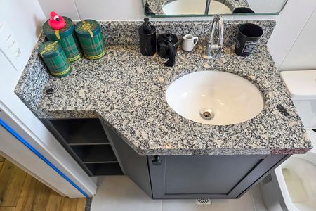 Apartamento para alugar com 65m², 2 quartos e 1 vaga Apartamento para alugar com 65m², 2 quartos e 1 vagaBanheiro