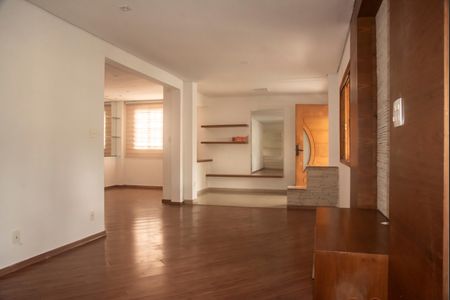 Casa à venda com 191m², 3 quartos e 3 vagasSala