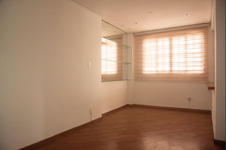 Casa à venda com 191m², 3 quartos e 3 vagasSala