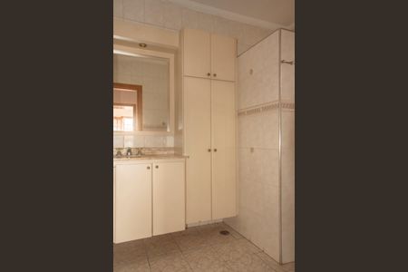 Casa à venda com 191m², 3 quartos e 3 vagasBanheiro