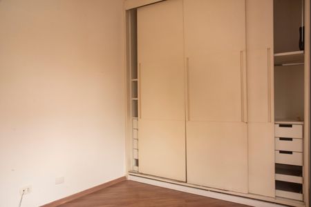 Casa à venda com 191m², 3 quartos e 3 vagasSuíte