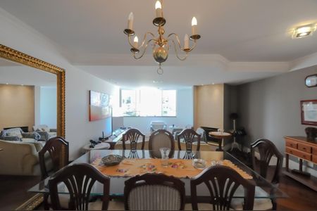 Apartamento à venda com 150m², 4 quartos e 3 vagasSala