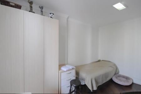 Apartamento à venda com 150m², 4 quartos e 3 vagasQuarto 2