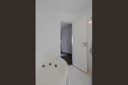 Apartamento à venda com 150m², 4 quartos e 3 vagasBanheiro da Suíte