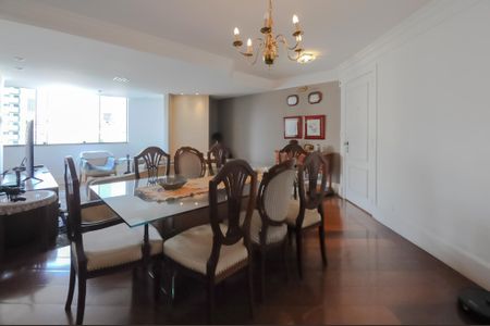 Apartamento à venda com 150m², 4 quartos e 3 vagasSala