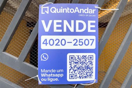 Casa à venda com 125m², 2 quartos e 2 vagas Casa à venda com 125m², 2 quartos e 2 vagasFachada e Placa