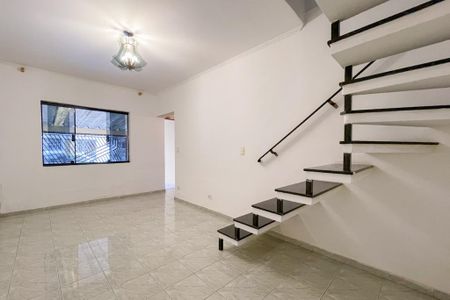Casa à venda com 125m², 2 quartos e 2 vagas Casa à venda com 125m², 2 quartos e 2 vagasSala