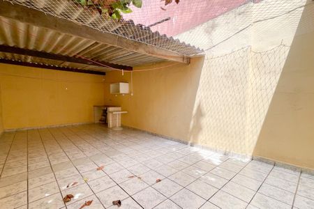 Casa à venda com 125m², 2 quartos e 2 vagas Casa à venda com 125m², 2 quartos e 2 vagasQuintal