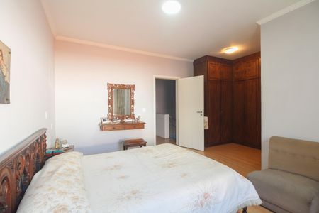 Casa à venda com 267m², 3 quartos e 4 vagasSuíte 