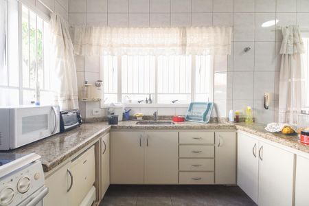 Casa à venda com 267m², 3 quartos e 4 vagasCozinha 