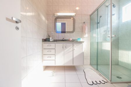 Casa à venda com 267m², 3 quartos e 4 vagasBanheiro Social 