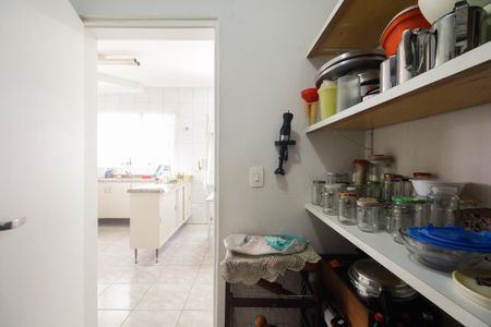 Casa à venda com 267m², 3 quartos e 4 vagasCozinha - Despensa 