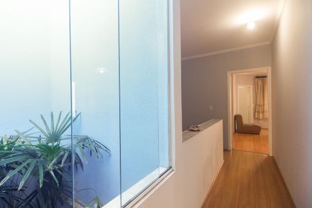 Casa à venda com 267m², 3 quartos e 4 vagasCorredor de Acesso aos Quartos 