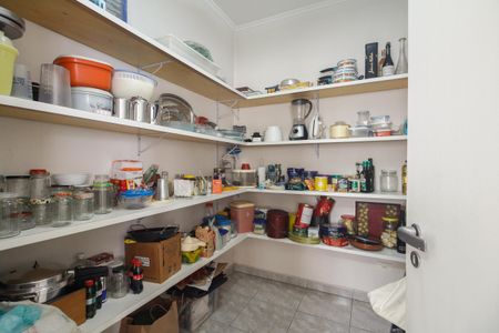Casa à venda com 267m², 3 quartos e 4 vagasCozinha - Despensa 