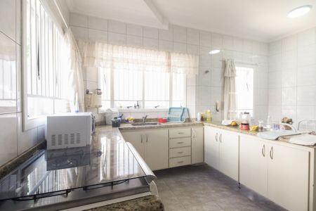 Casa à venda com 267m², 3 quartos e 4 vagasCozinha 