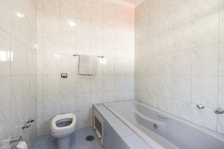 Casa à venda com 267m², 3 quartos e 4 vagasBanheiro Suíte 