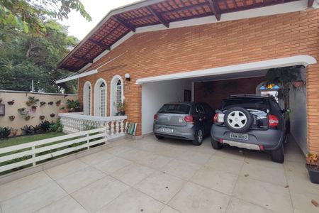 Casa à venda com 165m², 3 quartos e 4 vagasQuintal - Garagem