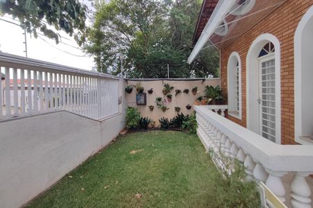 Casa à venda com 165m², 3 quartos e 4 vagasQuintal - Garagem