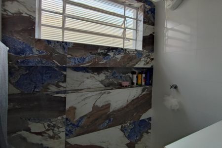 Casa à venda com 165m², 3 quartos e 4 vagasBanheiro da Suíte