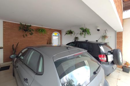 Casa à venda com 165m², 3 quartos e 4 vagasQuintal - Garagem