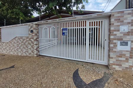 Casa à venda com 165m², 3 quartos e 4 vagasFachada