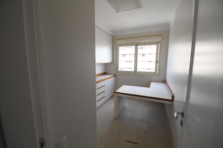 Apartamento à venda com 500m², 6 quartos e 8 vagasEscritório