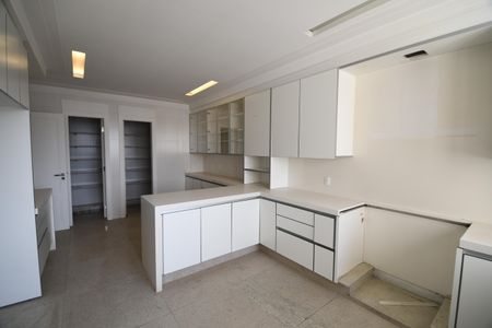 Apartamento à venda com 500m², 6 quartos e 8 vagasCozinha
