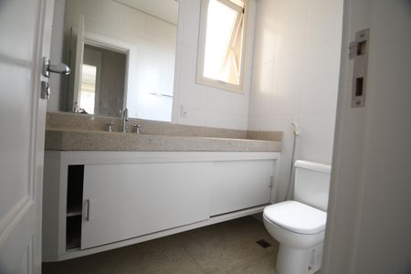 Apartamento à venda com 500m², 6 quartos e 8 vagasBanheiro de serviço