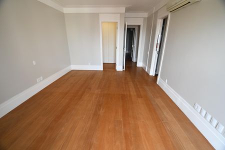 Apartamento à venda com 500m², 6 quartos e 8 vagasQuarto Suíte 3