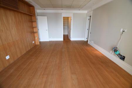 Apartamento à venda com 500m², 6 quartos e 8 vagasSala de TV