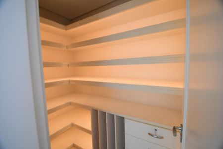 Apartamento à venda com 500m², 6 quartos e 8 vagasCozinha - Despensa