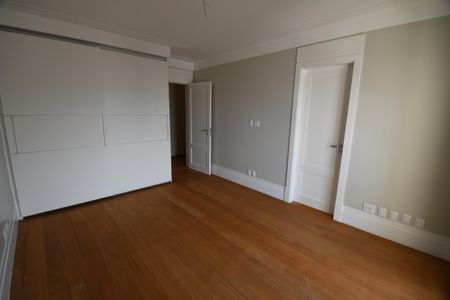 Apartamento à venda com 500m², 6 quartos e 8 vagasQuarto Suíte 2
