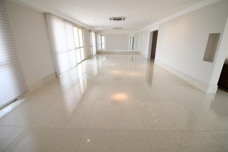 Apartamento à venda com 500m², 6 quartos e 8 vagasSala